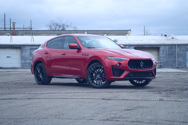 2022 Maserati Levante Trofeo Review: All About the Extremes - CNET